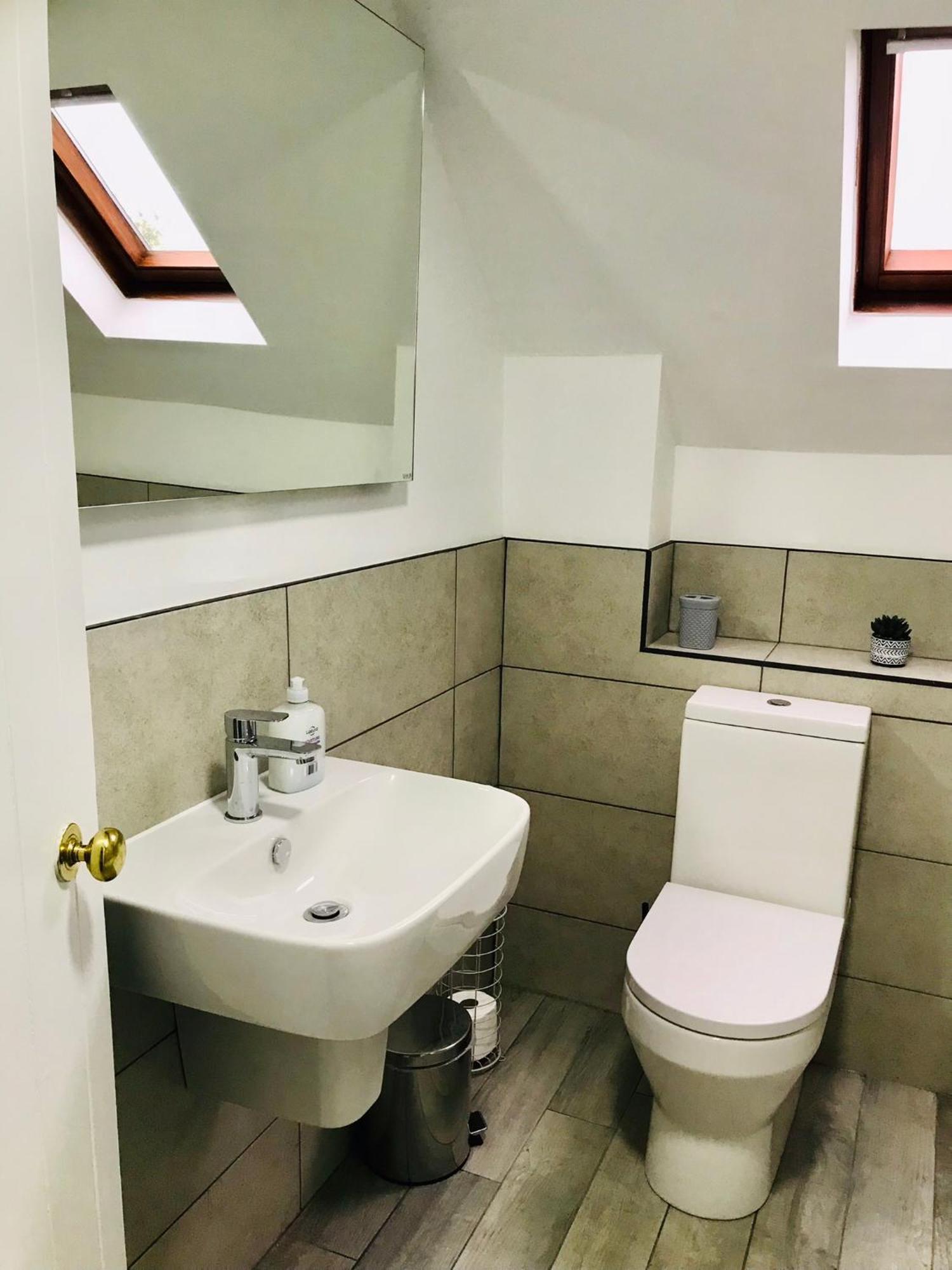 Bell Cottage By Ludlow Castle With Onsite Parking 외부 사진