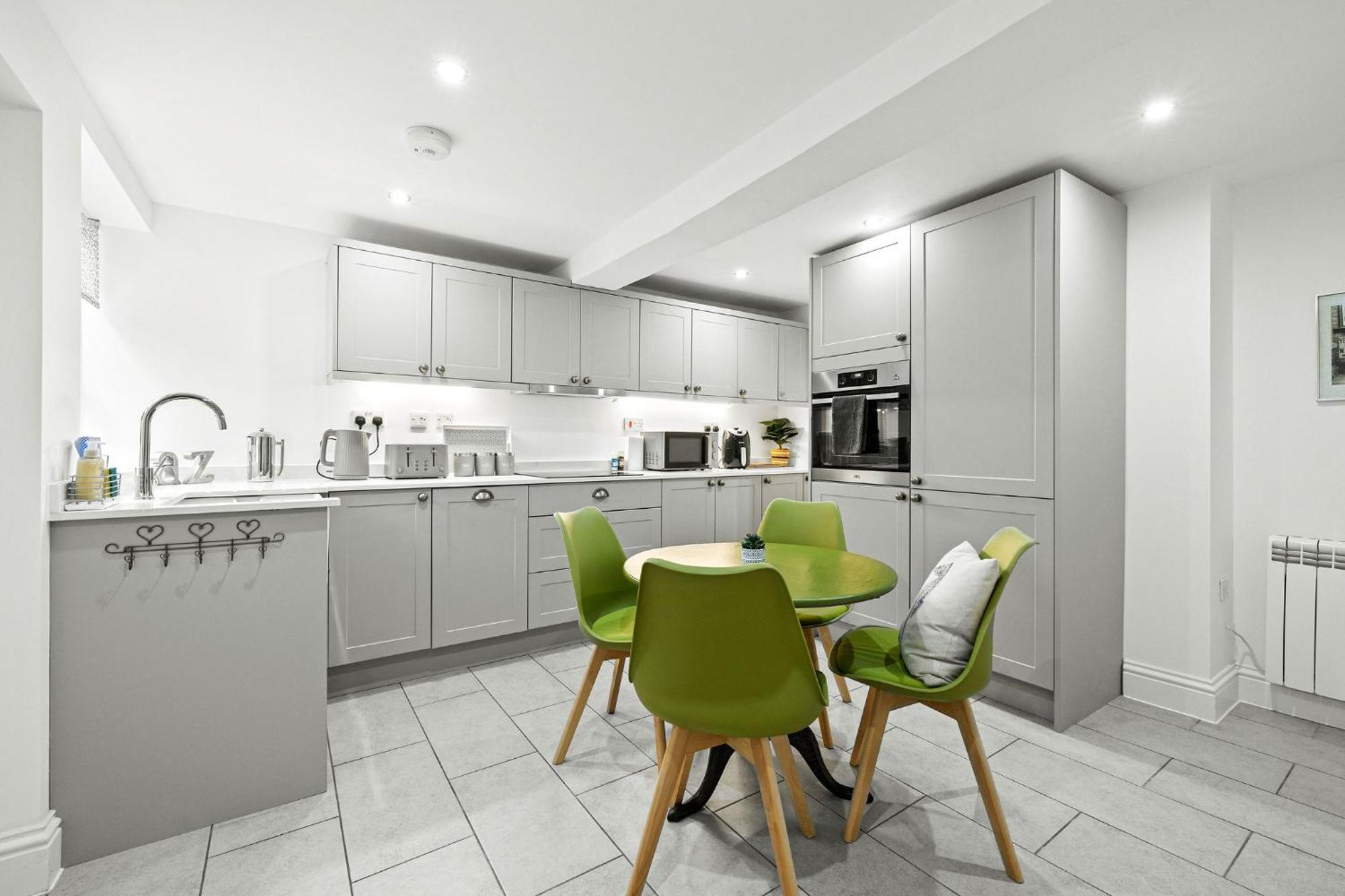 Bell Cottage By Ludlow Castle With Onsite Parking 외부 사진