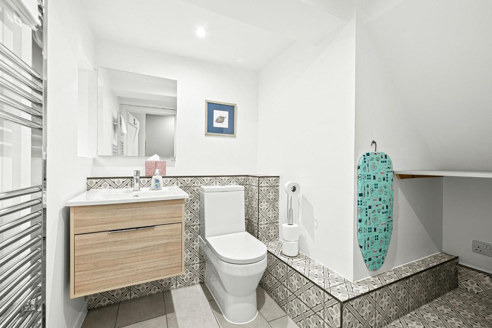 Bell Cottage By Ludlow Castle With Onsite Parking 외부 사진